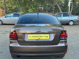 2019 Volkswagen Polo V Рестайлинг, коричневый, 1349000 рублей, вид 4