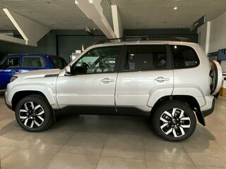 2026 Lada (ВАЗ) Niva Travel I Рестайлинг, серебристый, 1809000 рублей, вид 4