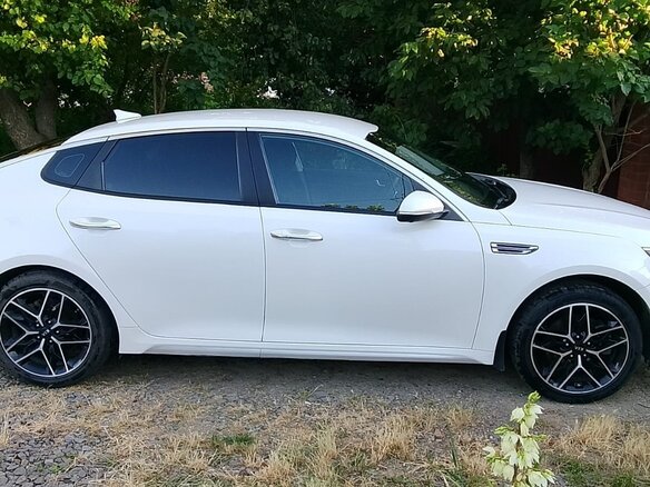 2019 Kia Optima IV Рестайлинг, белый, 1950000 рублей - вид 2