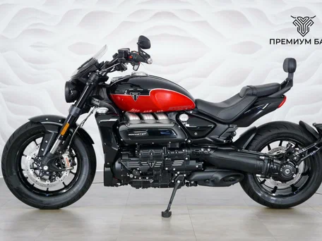 2025 Triumph Rocket 3, чёрный, 2877000 рублей, вид 2