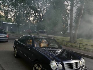 1998 Mercedes-Benz E-Класс 320 II (W210, S210), фиолетовый, 350000 рублей, вид 1