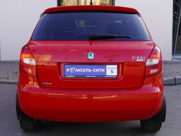 2011 Skoda Fabia II Рестайлинг, красный, 350000 рублей - вид 4