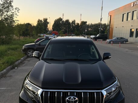 2018 Toyota Land Cruiser Prado 150 Series Рестайлинг 2, чёрный, 4900000 рублей, вид 4
