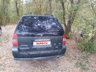 2002 Mitsubishi Space Wagon III, зелёный, 250000 рублей, вид 2