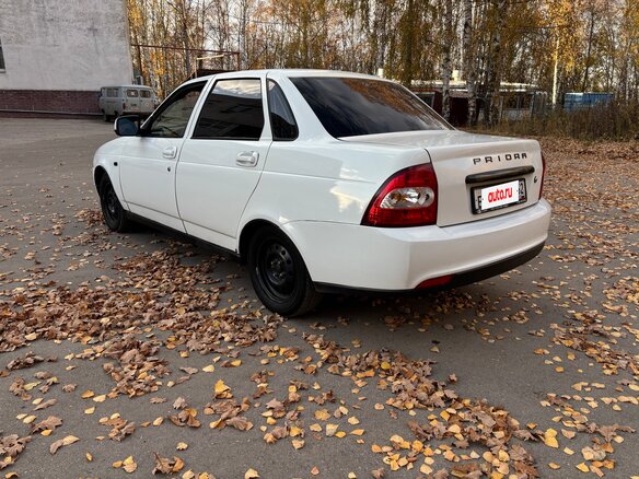 2013 Lada (ВАЗ) Priora I Рестайлинг, белый, 280000 рублей - вид 4