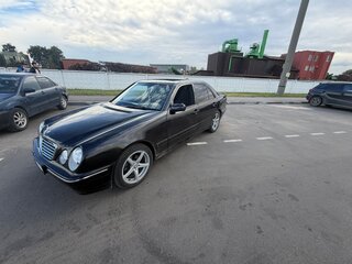 1999 Mercedes-Benz E-Класс 240 II (W210, S210) Рестайлинг, чёрный, 520000 рублей, вид 2