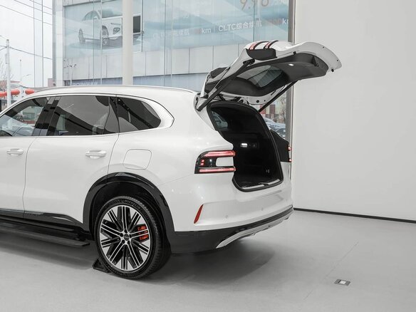 2026 Zeekr 8X 70 kWh, белый, 10999999 рублей - вид 2