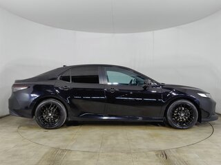 2018 Toyota Camry VII (XV50) Рестайлинг 2, чёрный, 2299000 рублей, вид 4