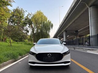 2023 Mazda 3 Axela IV (BP), белый, 1340000 рублей, вид 2
