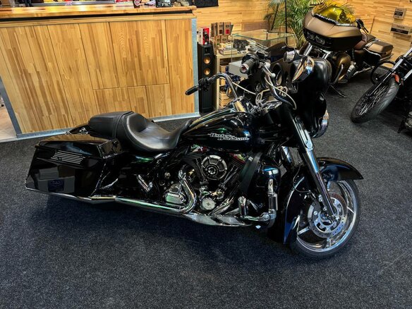 2013 Harley-Davidson Street Glide, чёрный - вид 2