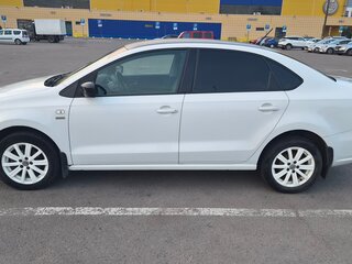 2013 Volkswagen Polo V, белый, 875000 рублей, вид 3