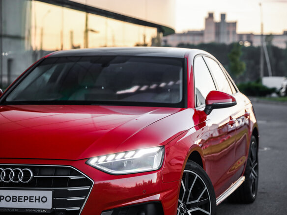 2020 Audi A4 35 TFSI V (B9) Рестайлинг, красный - вид 1