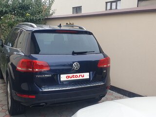 2010 Volkswagen Touareg II, синий, 1450000 рублей, вид 2