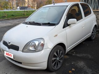 2000 Toyota Vitz I (P10), белый, 248000 рублей, вид 1