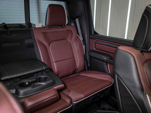 2026 Ram 1500 Crew Cab eTorque V Рестайлинг, серый, 11062679 рублей - вид 26