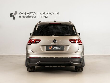 2021 Volkswagen Tiguan II Рестайлинг, коричневый, 2765254 рублей, вид 4