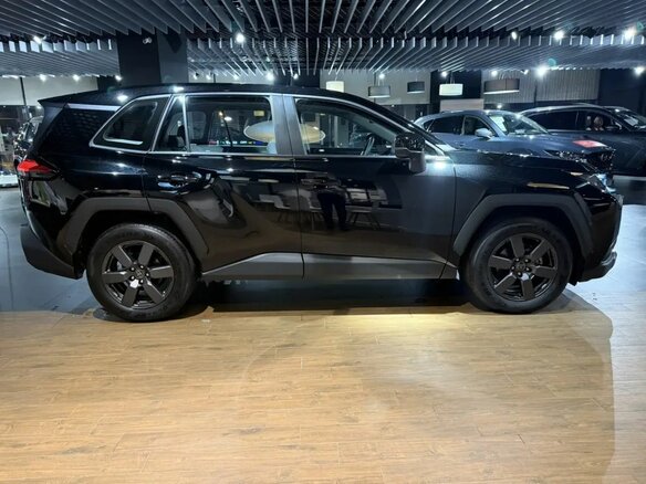 2026 Toyota RAV4 VI (XA60), чёрный - вид 6