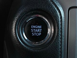 2018 Toyota Land Cruiser Prado 150 Series Рестайлинг 2, белый, 4490000 рублей, вид 1