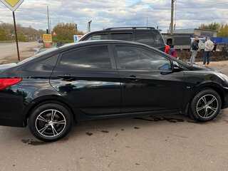 2011 Hyundai Solaris I, чёрный, 790000 рублей, вид 4