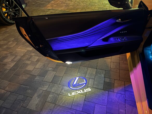 2017 Lexus LC 500 I, жёлтый, 8800000 рублей - вид 18