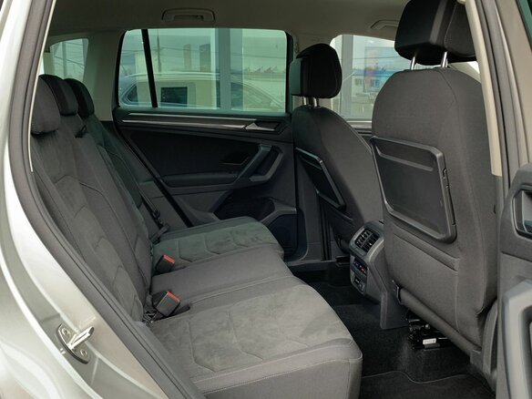 2019 Volkswagen Tiguan II, серебристый, 2359000 рублей - вид 14