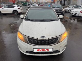 2011 Kia Rio 4-speed III, белый, 460000 рублей, вид 4