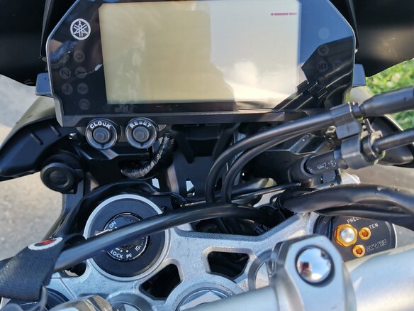 2020 Yamaha MT-10, синий, 1100000 рублей - вид 10
