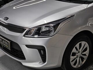 2019 Kia Rio IV, серебристый, 1680000 рублей, вид 4