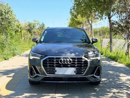 2022 Audi Q3 35 TFSI II (F3), серый, 2569000 рублей, вид 2