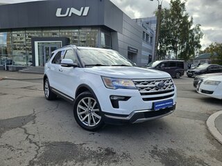 2018 Ford Explorer V Рестайлинг 2, белый, 2649000 рублей, вид 3