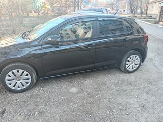2019 Volkswagen Polo VI (EU Market), чёрный, 850000 рублей, вид 5