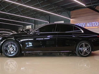 2026 Mercedes-Benz E-Класс 200 VI (W214, S214), чёрный, 7780000 рублей, вид 3