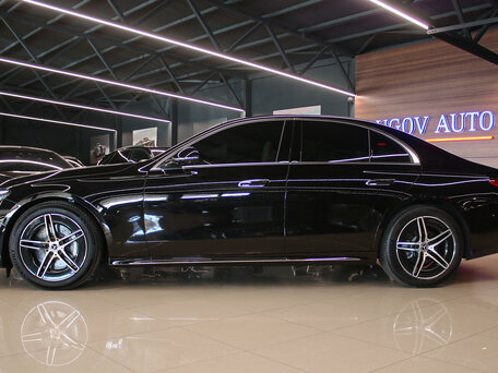 2026 Mercedes-Benz E-Класс 200 VI (W214, S214), чёрный, 7680000 рублей, вид 3