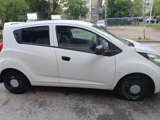 2013 Chevrolet Spark III, белый, 600000 рублей, вид 2