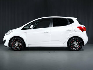 2013 Kia Venga 5-speed I, белый, 699900 рублей, вид 4