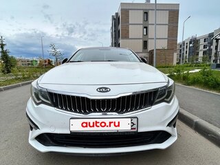 2019 Kia Optima IV Рестайлинг, белый, 1020000 рублей, вид 1
