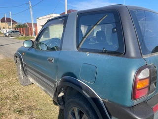 1999 Toyota RAV4 I (XA10), зелёный, 470000 рублей, вид 3