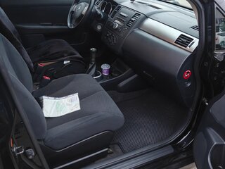 2010 Nissan Tiida I Рестайлинг, чёрный, 900000 рублей, вид 4