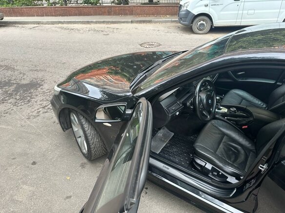 2008 BMW 5 серии 525i V (E60/E61) Рестайлинг, чёрный, 1300000 рублей - вид 8
