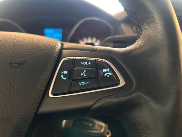 2017 Ford Focus III Рестайлинг, белый, 1249000 рублей - вид 15
