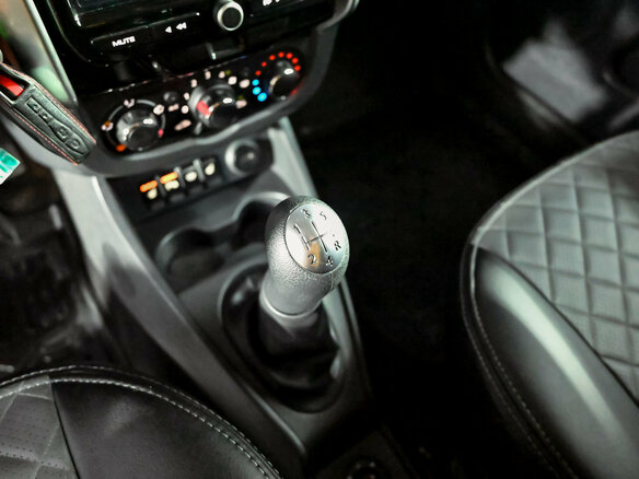 2024 Lada (ВАЗ) Largus Cross I Рестайлинг, белый, 1320000 рублей - вид 14