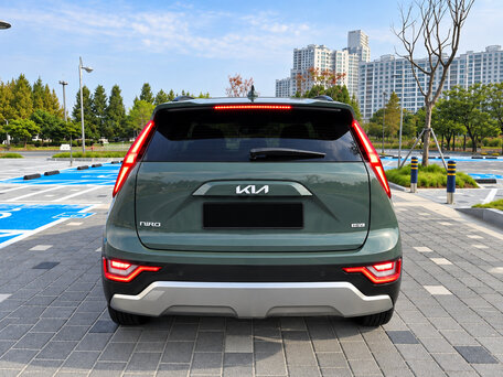 2023 Kia Niro II, зелёный, 1760000 рублей, вид 4