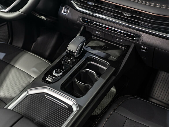 2026 Geely Okavango I Рестайлинг, синий, 4085990 рублей - вид 13