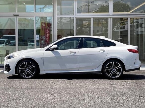 2023 BMW 2 серии Gran Coupe 218i F44, белый, 1773000 рублей - вид 1