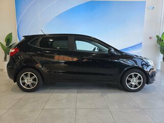 2013 Kia Rio III, чёрный, 999000 рублей, вид 4