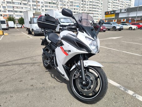 2011 Yamaha XJ6 (FZ6R), белый, 580000 рублей, вид 2