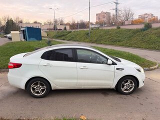 2012 Kia Rio III, белый, 700000 рублей, вид 2
