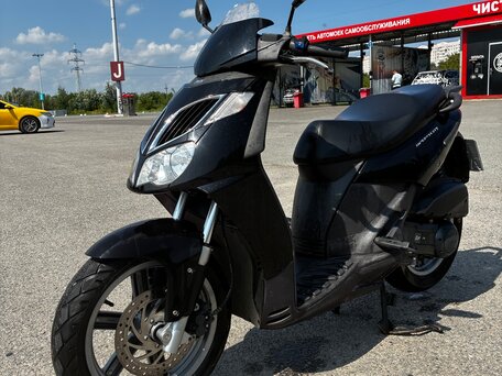 2005 Aprilia SportCity 200, чёрный, 100000 рублей, вид 2