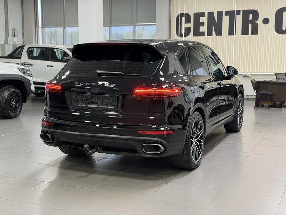 2015 Porsche Cayenne II Рестайлинг (958), чёрный, 4950000 рублей - вид 4