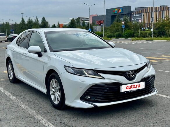2020 Toyota Camry VIII (XV70), белый, 2890000 рублей - вид 2